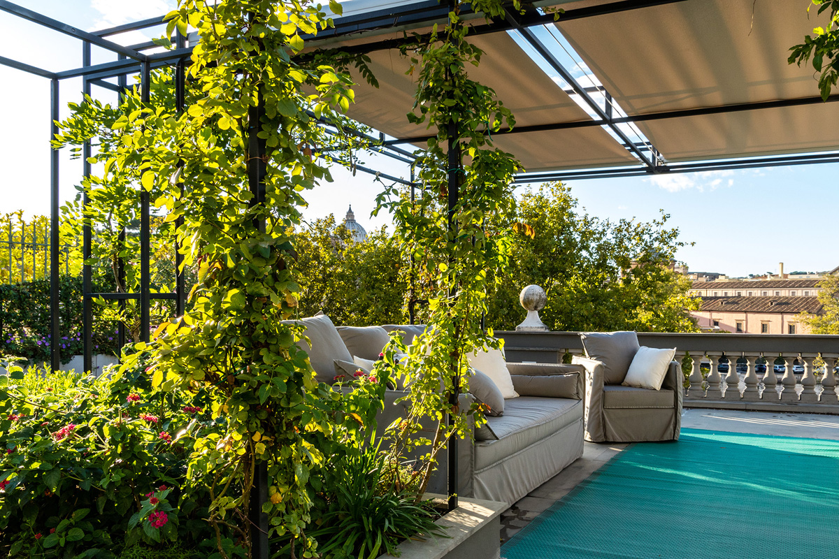 Bevilacqua Architects - Luxuriant Roof Garden in Rome