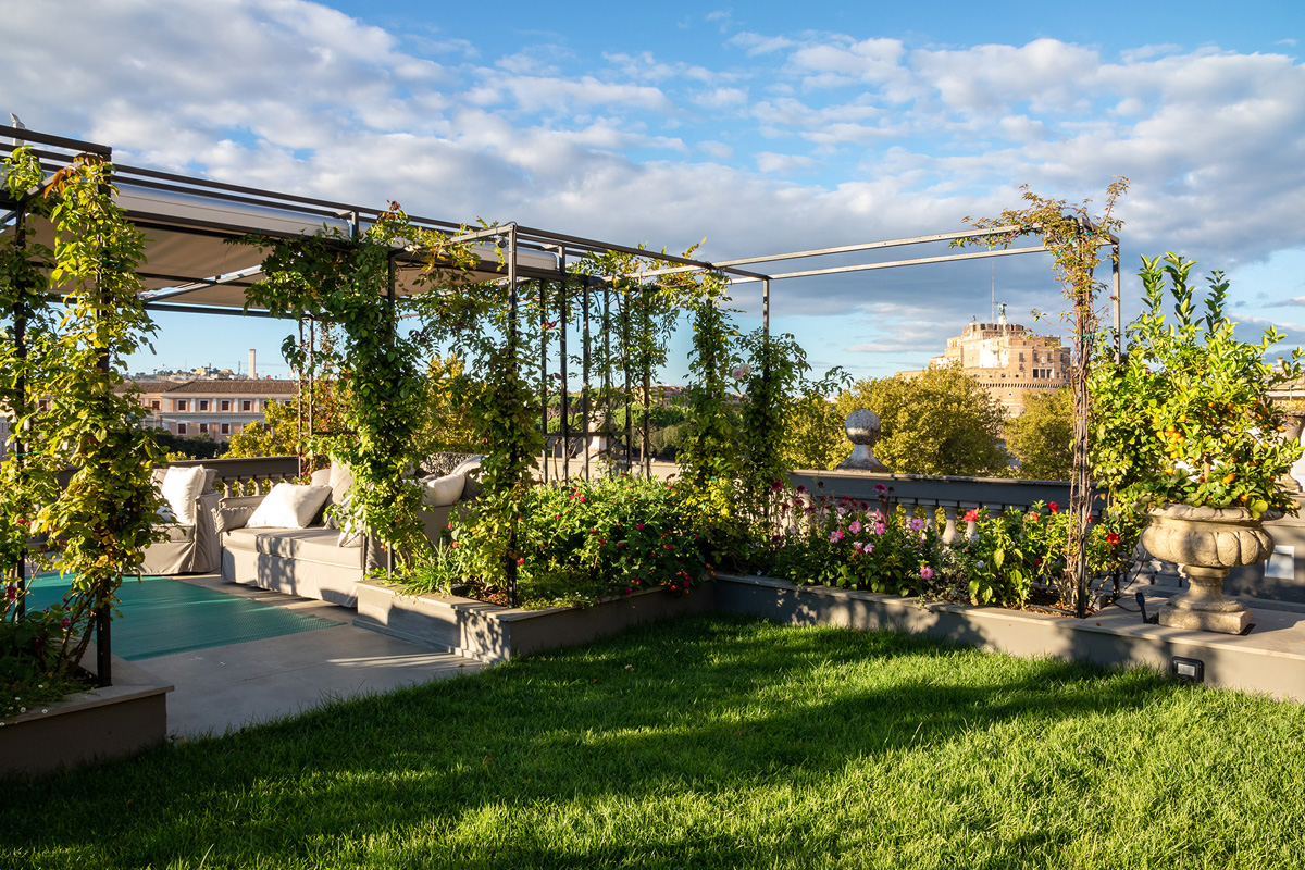 Bevilacqua Architects - Luxuriant Roof Garden in Rome